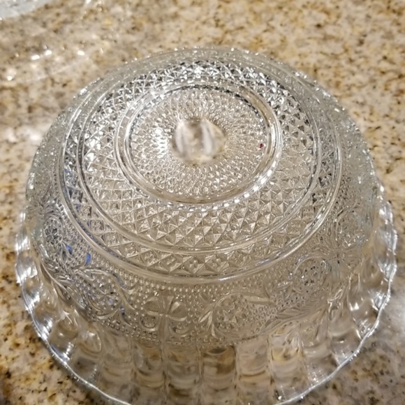 KIG Malaysia fleur de lis 5" bowls - Picture 3 of 5